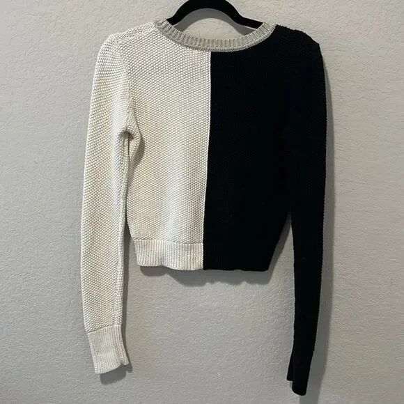 TODD & DUNCAN Black and White Color Block Cropped Long Sleeve Sweater, Size S - Picture 7 of 9